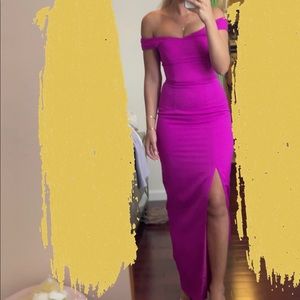 Magenta Bariano evening fitted dress